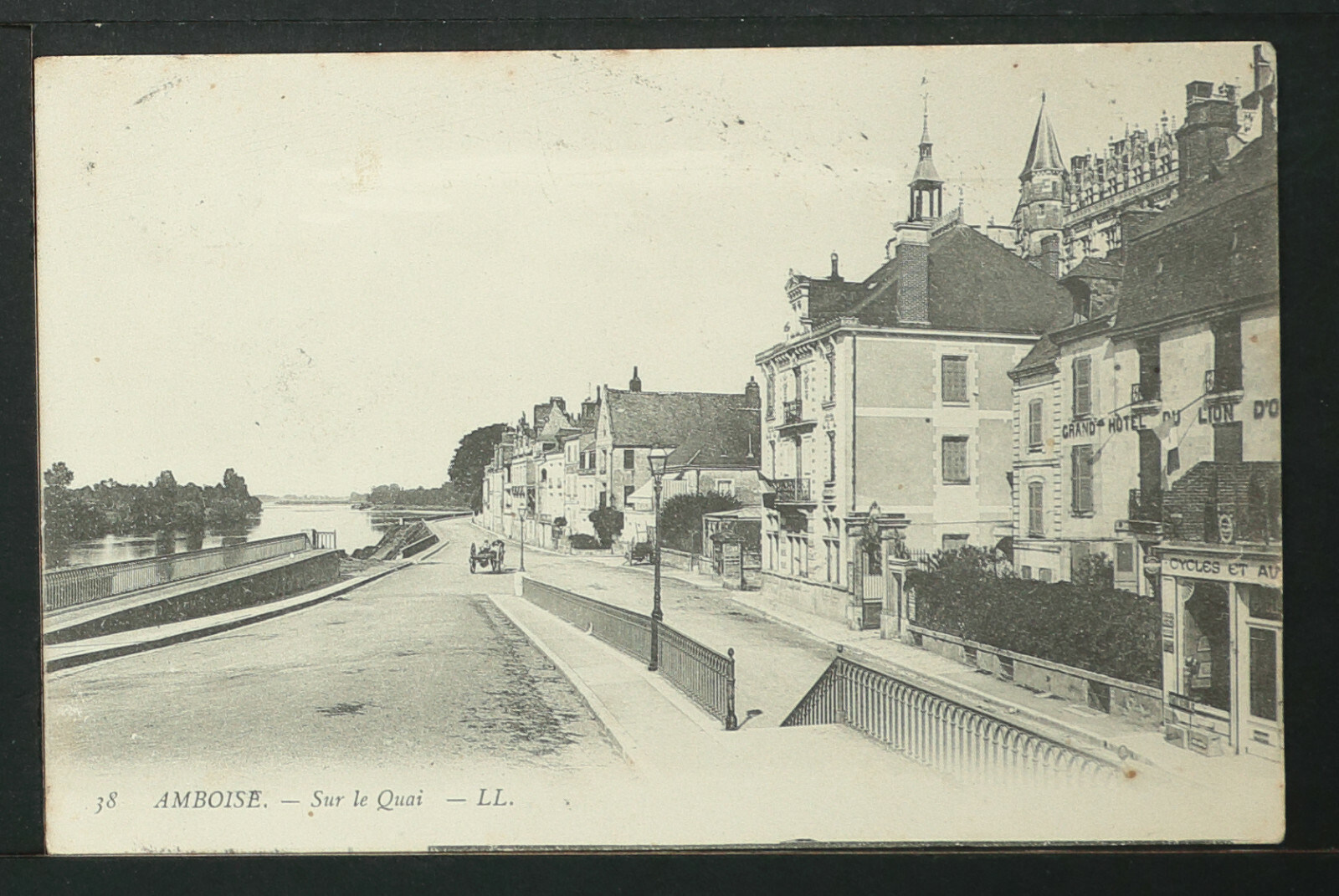 FRANCE 1156-AMBOISE -Sur le Quai