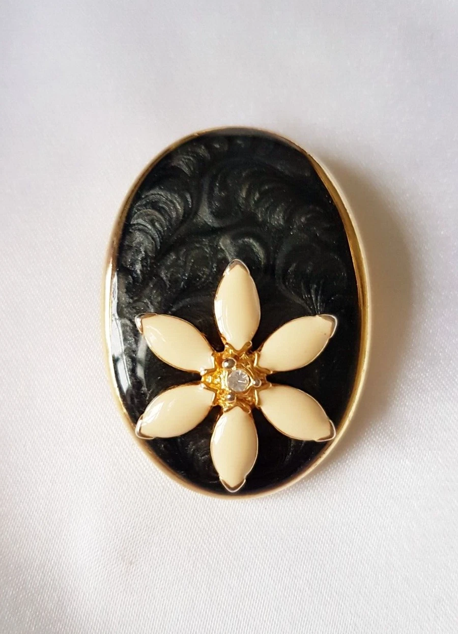Scarf Clip Holder ~ Removable Cream Flower Inset Brooch Pin ~ Black Enamel