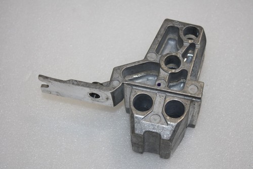 ORIGINAL BMW 2ER U6 X1 U11 ADAPTERHALTER VORNE RECHTS 8737338