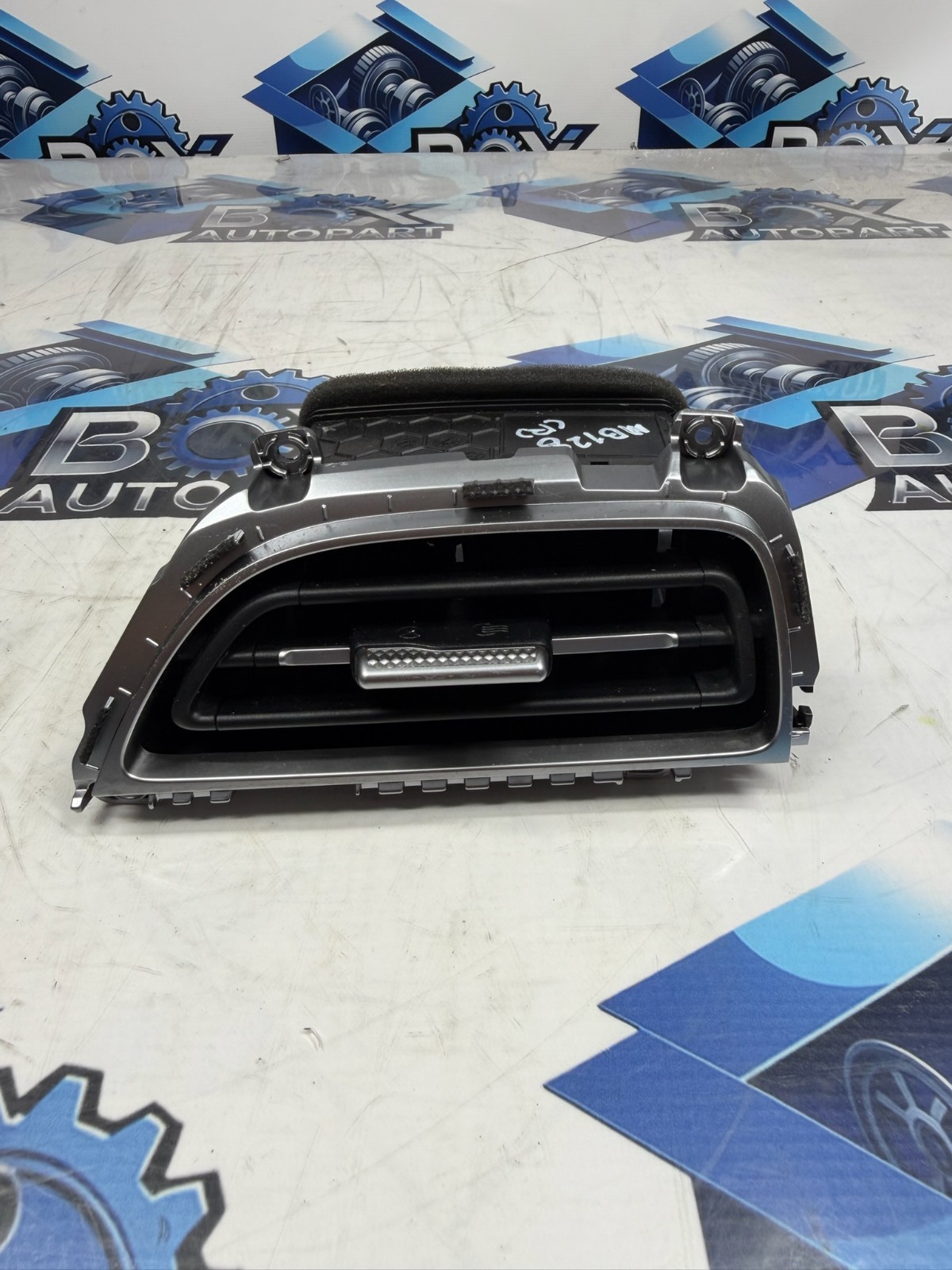 2020-20232HYUNDAI PALISADE FRONT DASH RIGHT OUTER AIR VENT GRILLE 97490S8050 OEM
