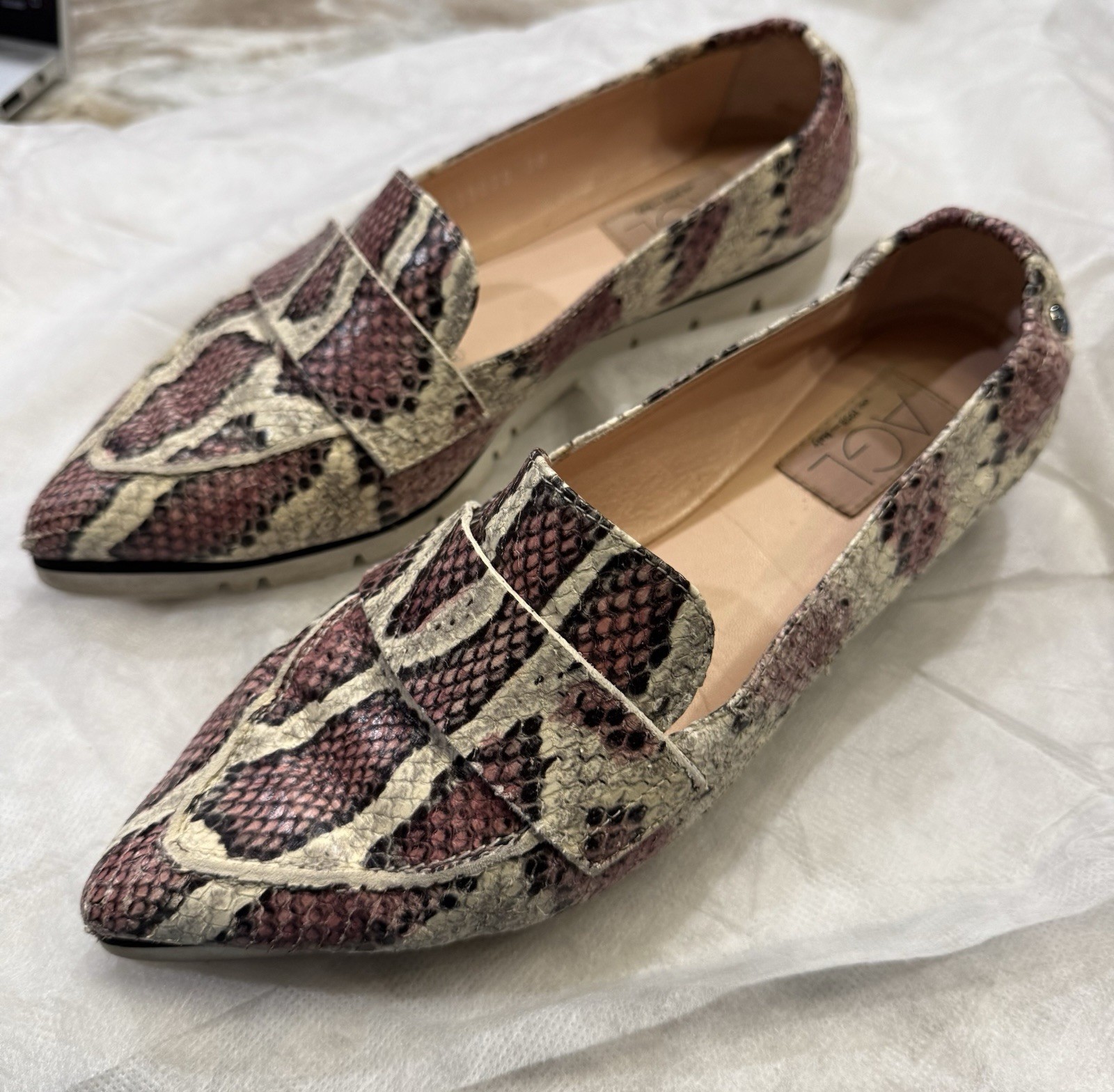 AGL Italy Women’s Micro Pointed Toe, Snake Skin Embossed Leather Loafers Sz 7.5