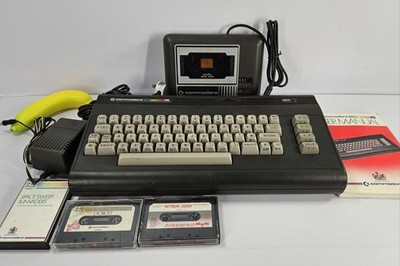 Vintage Commodore C16 Computer mit Datasette & Spielen - Gehäuse beschädigt aber funktioniert