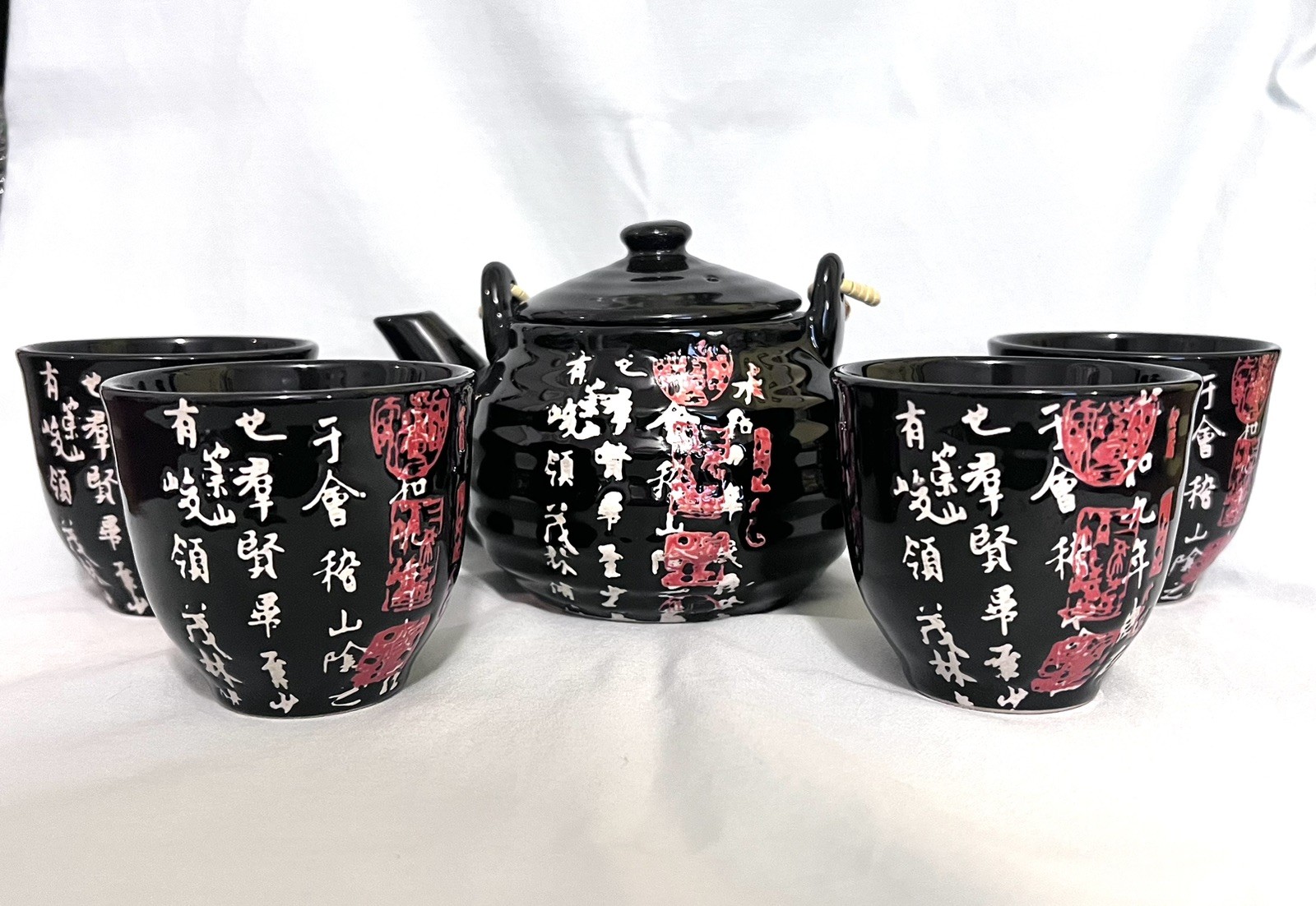 Japanese Style Ceramic Teapot Set with Diffuser and 4 Tea Cups