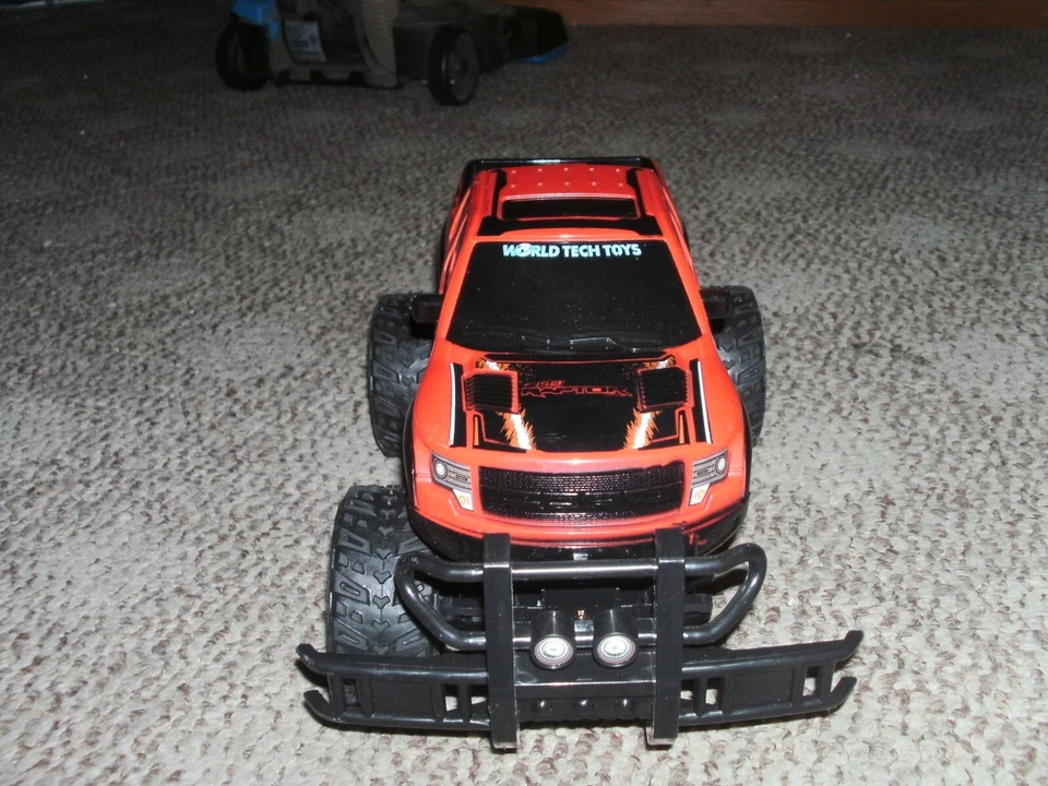 World Tech 1:14 Ford F-150 RC Truck - Image 4 of 4