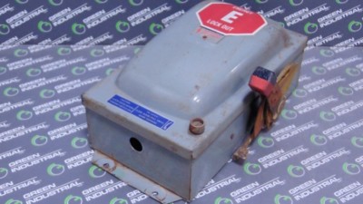 USED Square D HU361AWK Fusible Safety Switch 30 Amps 600Vac 250Vdc Ser. D1