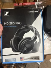 Sennheiser HD 280 PRO Over-Ear Wired Headphon...