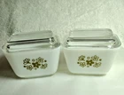 TWO Vintage Pyrex 501 B Spring Blossom Refrigerator Dishes Crazy Daisy W/Lids