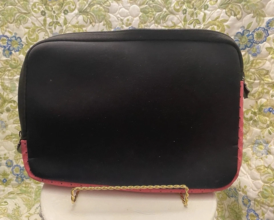 Hello Kitty IPAD Tablet Protective Case Classic Pink & Black Logo Zip 10x7 - Image 3 of 4