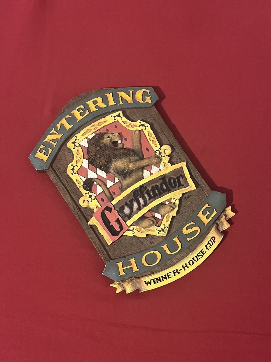 ハリーポッター GRYFFINDOR WALL PLAQUE レア ハリーポッター GRYFFINDOR WALL PLAQUE レア