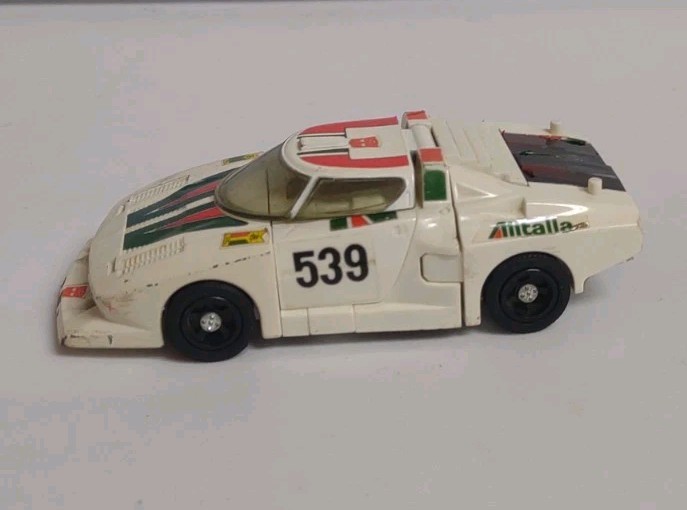 Transformers Generations Deluxe Class Wheeljack Action Figure G1 Race Car Mode