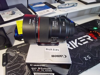 Canon EF 85mm F1,4 L IS USM Teleobjektiv - Schwarz