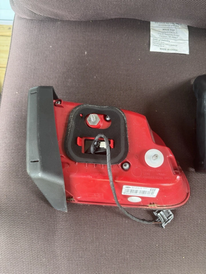 2015-2018 PORSCHE MACAN PAIR INNER TAIL LIGHTS LAMPS LEFT + RIGHT SIDES OEM - Image 4 of 4