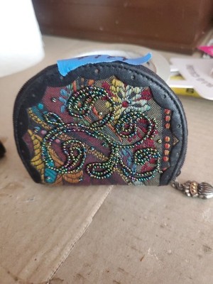 BEADED SWIRL PATTERN ZIPPER  CHANGE PURSE