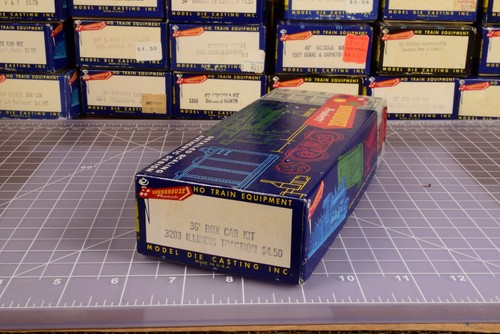 Nuevo en caja Roundhouse 36' caja coche kit 3203 Illinois tracción | Zustand: New