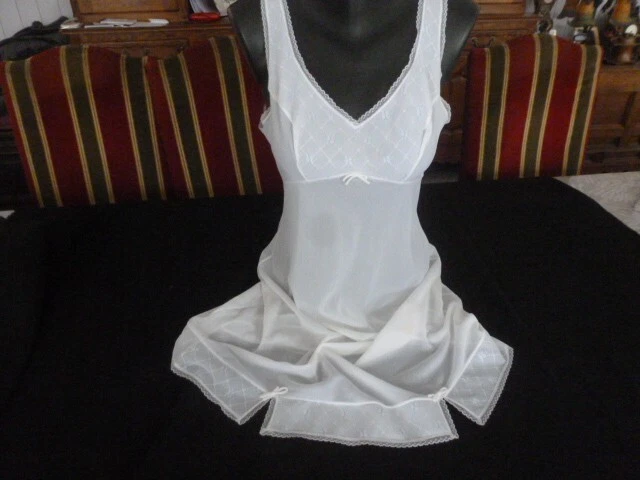 Jupon Vintage Dentelle – Taille élastique 42/44/46 – Blanc Cassé – Neuf Avec Imperfections