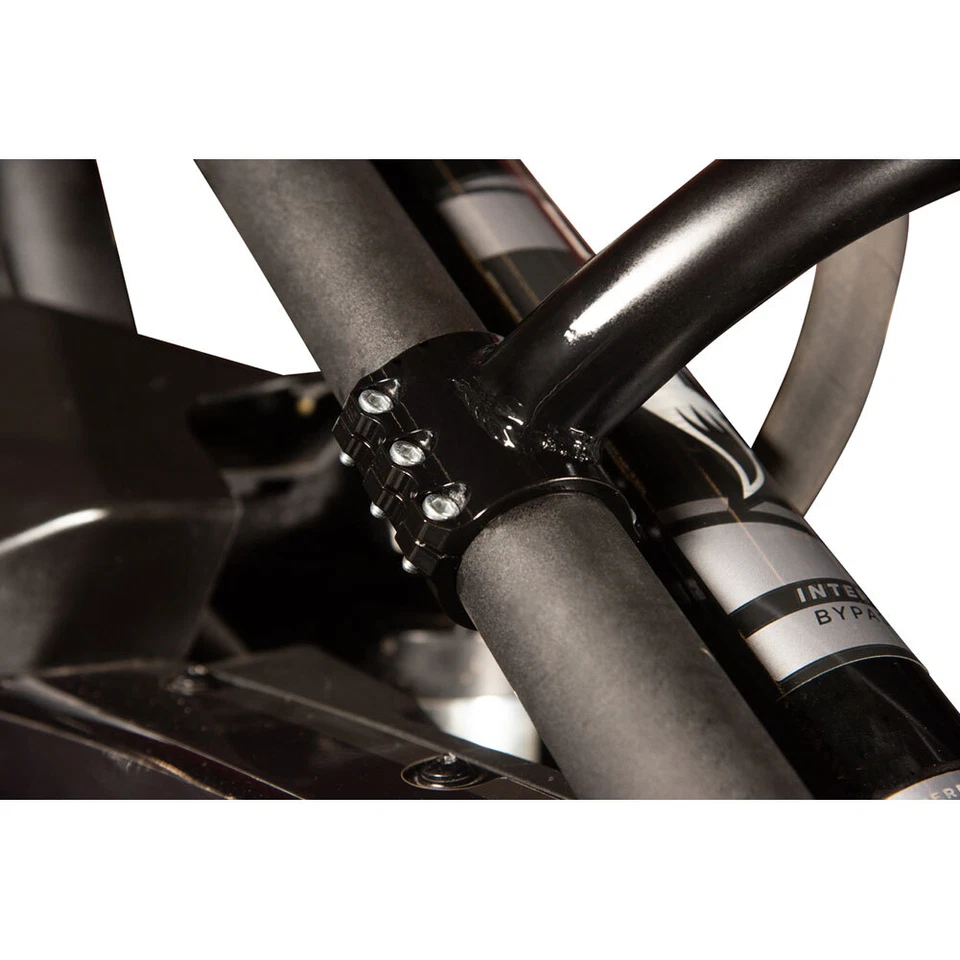 Estante de montaje portador de neumáticos de repuesto Tusk para CAN-AM MAVERICK X3 MAX TURBO Foto 4 de 4