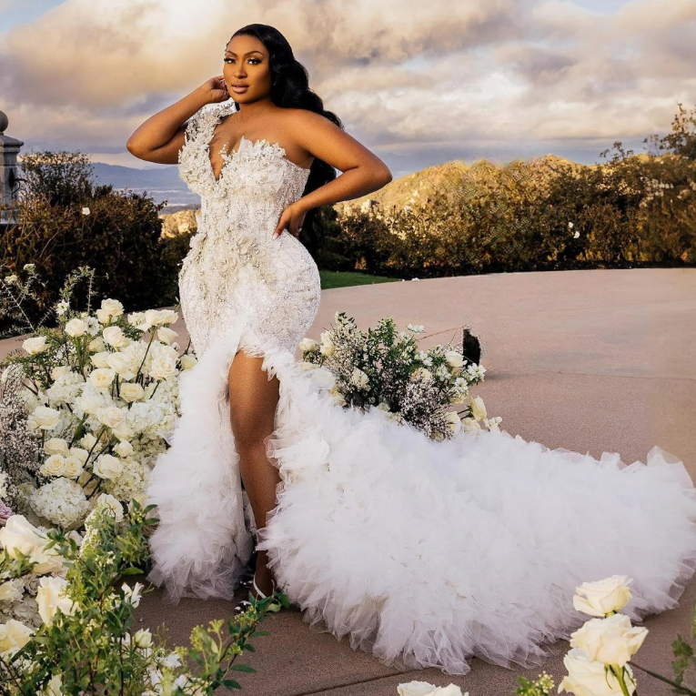 plus size mermaid wedding dresses Appliques The gown is beautifully embellished with detailed lace Sweetheart Neckline Mermaid Plus-Size Wedding