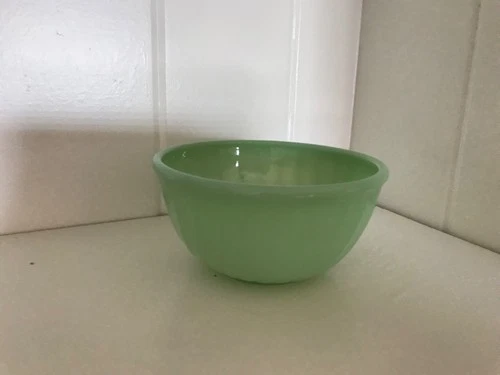 Fire King Green Jadite Swirl 6”Mixing Bowl, Excellent Condition