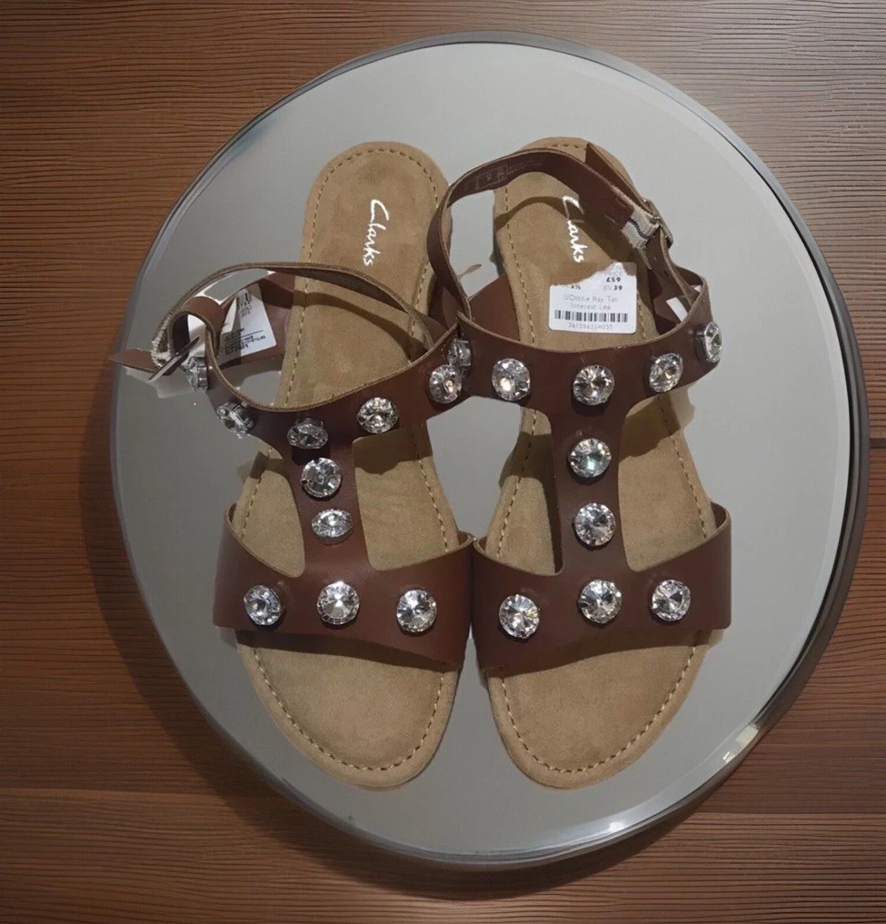 Nuovo sandalo Clarks taglia 5 5 EU 39 Ottilie Ray marrone marrone chiaro pelle cinturino gioiello piatto