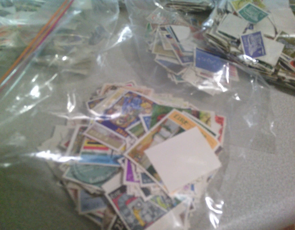 Eire 600 gramos más (6.000 sellos usados) Foto 2 de 4