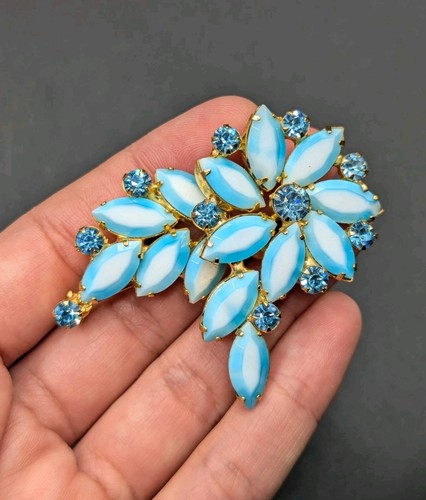 Vtg TWO Sets Of JULIANA for TARA Two Tone Rhinestone Brooch Clip Earrings *Read* - Picture 4 of 22
