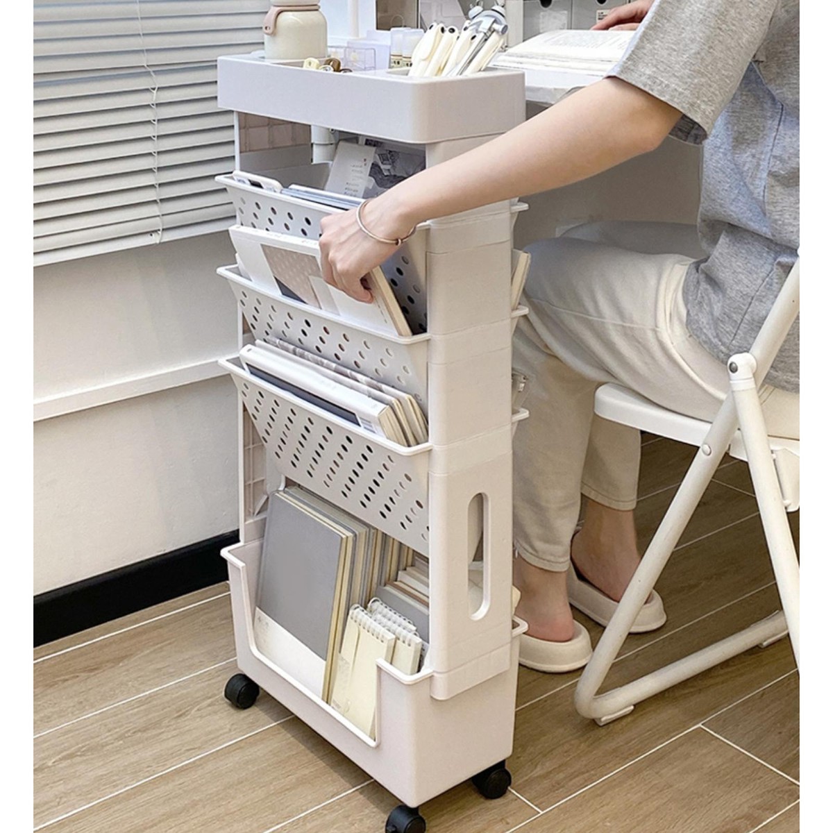 Movable Book Cart Mobile Bookshelf on Wheels with Pen Holder for Classroom