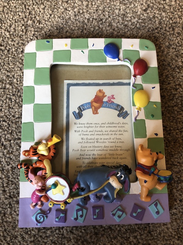 VINTAGE Winnie the Pooh & Friends 7.5" x 5.75" 3-D Ceramic Picture Frame Ceramic
