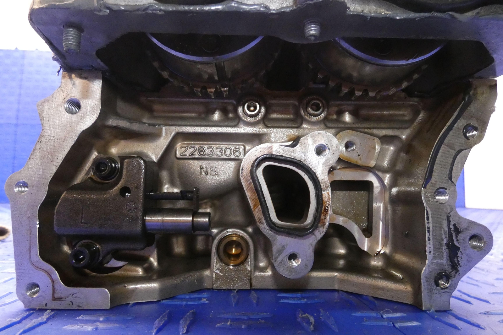 2014 - 2017 MASERATI GHIBLI OEM 3.0L LEFT ENGINE CYLINDER HEAD W/VALVE COVER