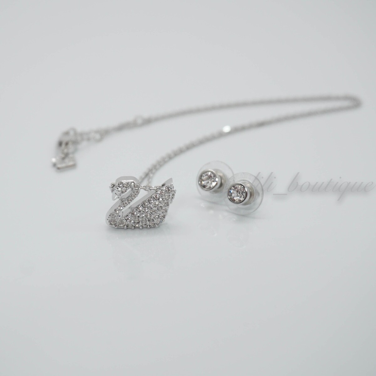 NIB Swarovski 5136654 Swan Necklace Earrings Set Rhodium-Plated