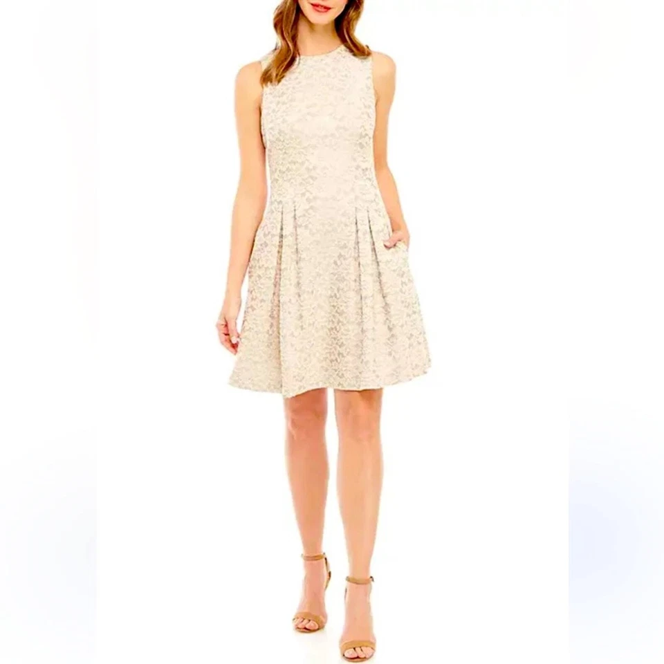 Usado en Excelente Condición Vestido Vince Camuto Encaje Ajuste y Acampanado Marfil y Melocotón Talla 8 Foto 2 de 4