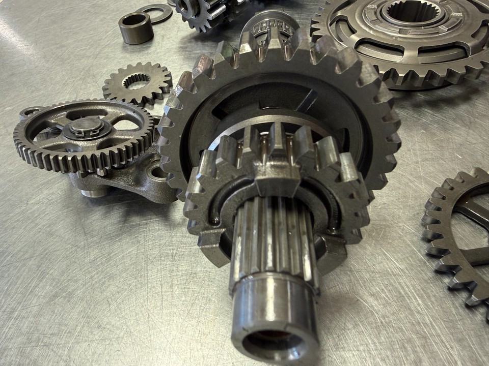 Main Engine Gears 2005 HONDA CRF250X TRANSMISSION MISC LOT GEARS NOT COMPLETE ENGINE ...