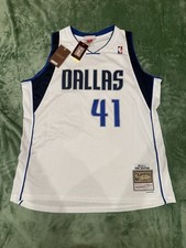 Dallas Mavericks Dirk Nowitzki 2010/11 White Hardwood Classic Jersey