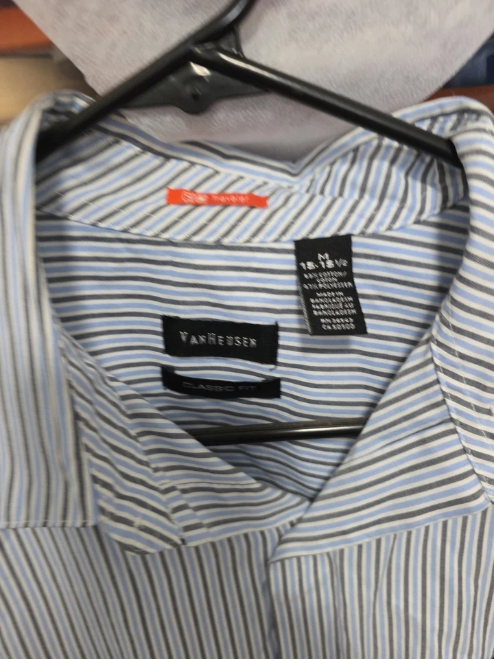 Camisa de vestir Van Heusen para hombre abotonada mediana 15-15,5 Foto 2 de 2