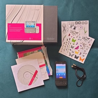 Retro T Mobile G1 (HTC Dream) First Android Phone Box CD Stickers & USB