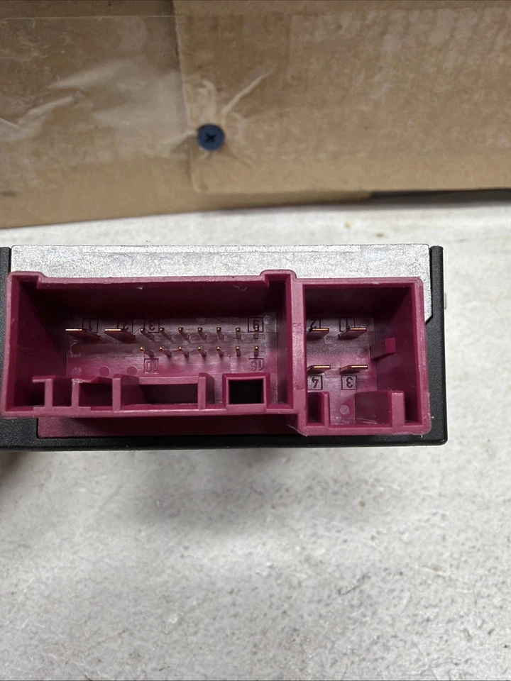 2013-2016 BMW 328I XDRIVE F30 GENUINE FUEL PUMP CONTROL MODULE OEM 16147407514 - Image 4 of 4