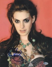 ANNE HATHAWAY SIGNED 11X14 PHOTO AUTHENTIC AUTOGRAPH BECKETT