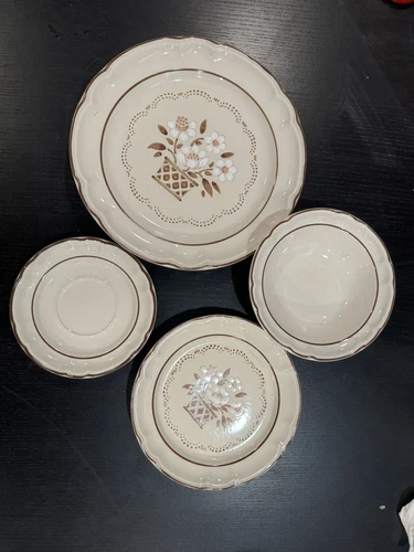 Vintage Dinnerware  Japan Cumberland MAYBLOSSOM Flower 4Pc Place Setting