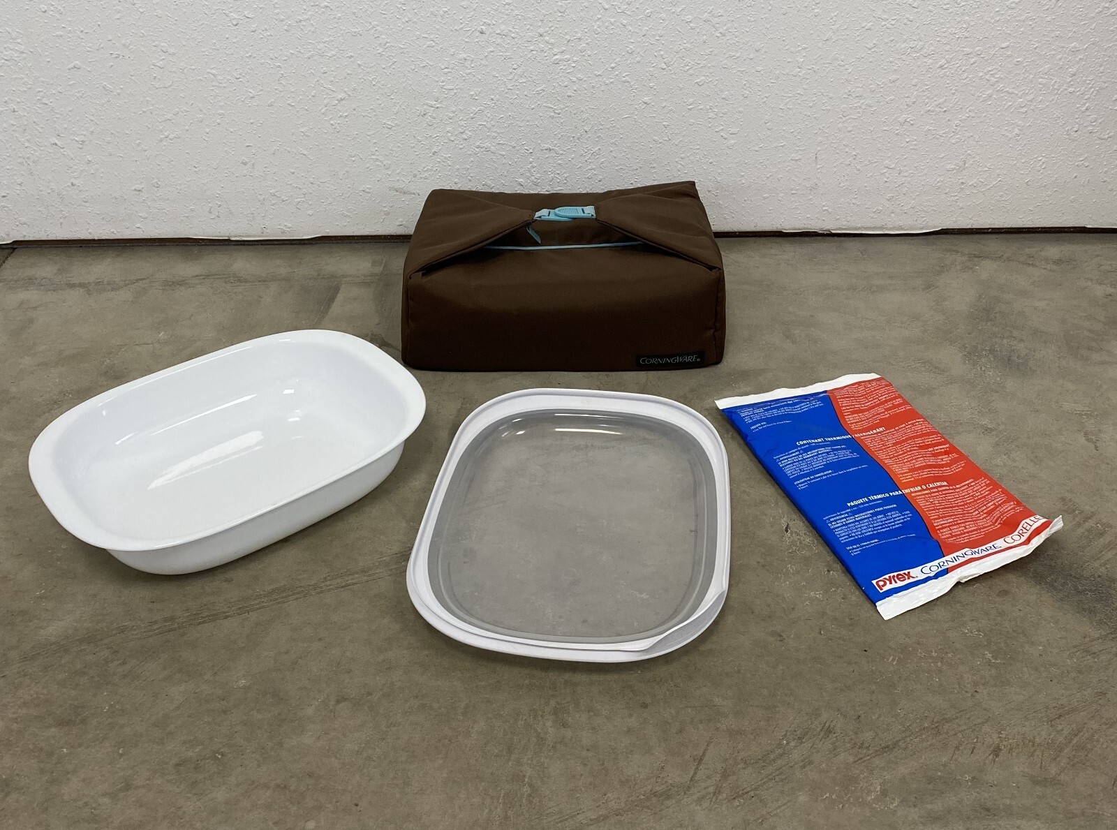 CORNINGWARE SIMPLY LITE 3QT BAKEWARE CASSEROLE DISH PLASTIC LID