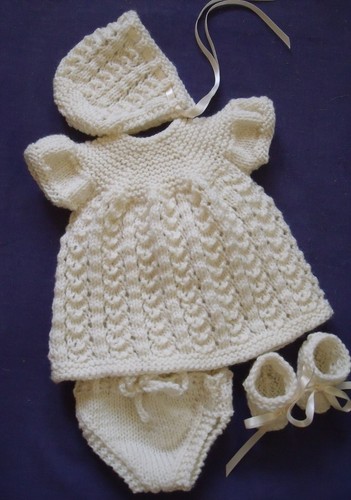 4 pce Cream Hand Knitted Dolls Clothes. 35-37cm 14-15in. - Picture 5 of 5