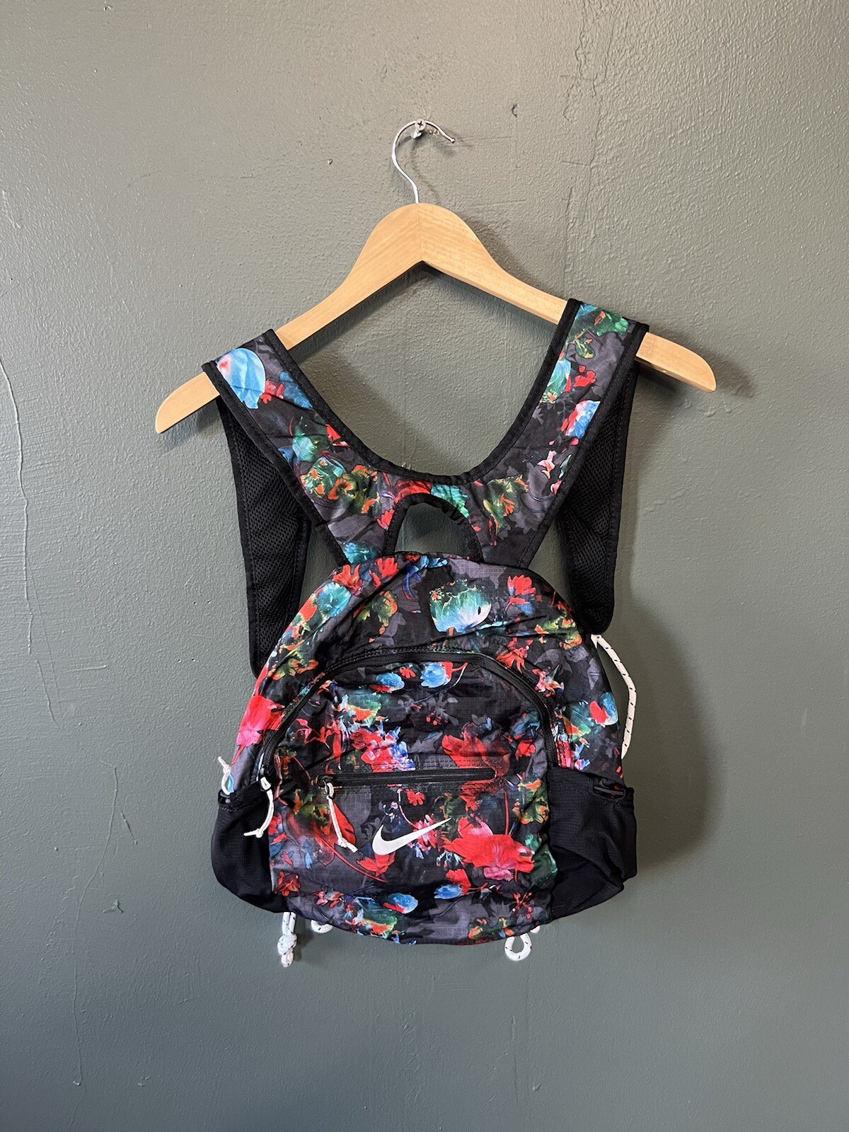 Nike Womens Black Floral Pattern Backpack Small Shoe Sack