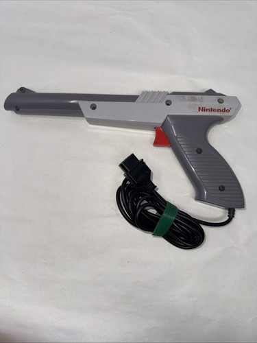 Nintendo NES -005 2 Zappers Duck Hunt Game Instructions Sleeve TESTED WORKING - Picture 8 of 18