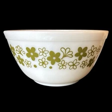 PYREX Vintage 1.5 Quart Spring Blossom Green Crazy Daisy Mixing Bowl #402 1.5qt