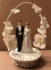 VINTAGE WEDDING CAKE TOPPER BRIDE AND GROOM -SUGAR BASE - 22