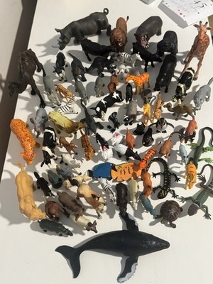 Small Wild Animal Figures Lot Of 75 Mixed Brands Various Types Colors Poses