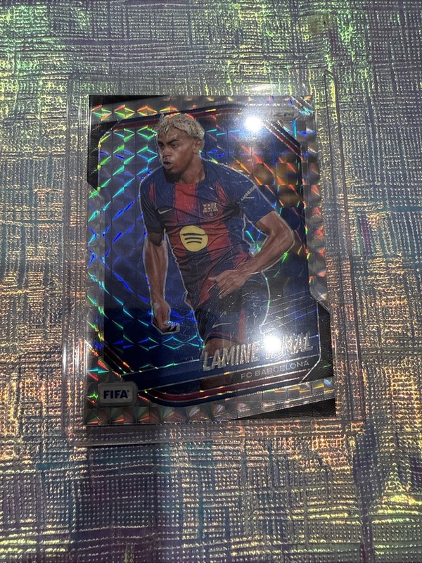 Panini 2025-26 Prizm FIFA Lamine Yamal MOSAIC PRIZM #245 FC Barcelona