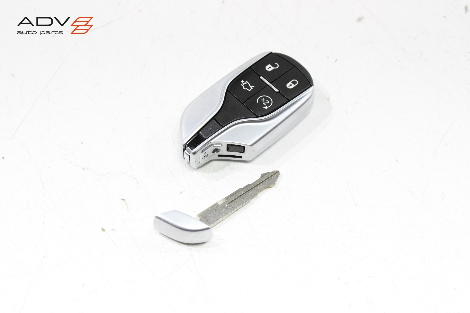 2017 - 2020 MASERATI LEVANTE SMART KEYLESS ENTRY REMOTE KEY FOB OEM