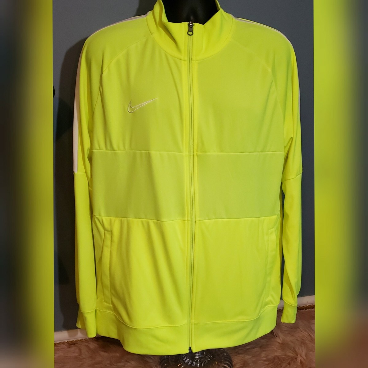 plus size windbreaker nike