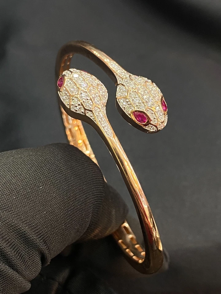 Pave 1.41 Cts Round Brilliant Cut Diamonds Ruby Snake Bracelet In 18K Rose Gold - Image 3 of 4