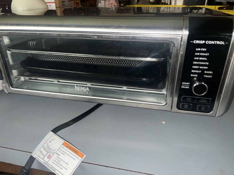 Ninja SP101 Foodi 8-in-1 Digital Air Fryer Large Toaster Oven-Black Space Saver