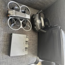 DJI Avata 2 Fly Smart Combo Three Batteries, goggles